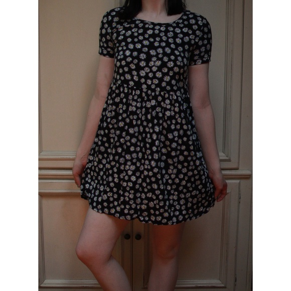 Target Dresses & Skirts - Daisy Printed Mini Dress